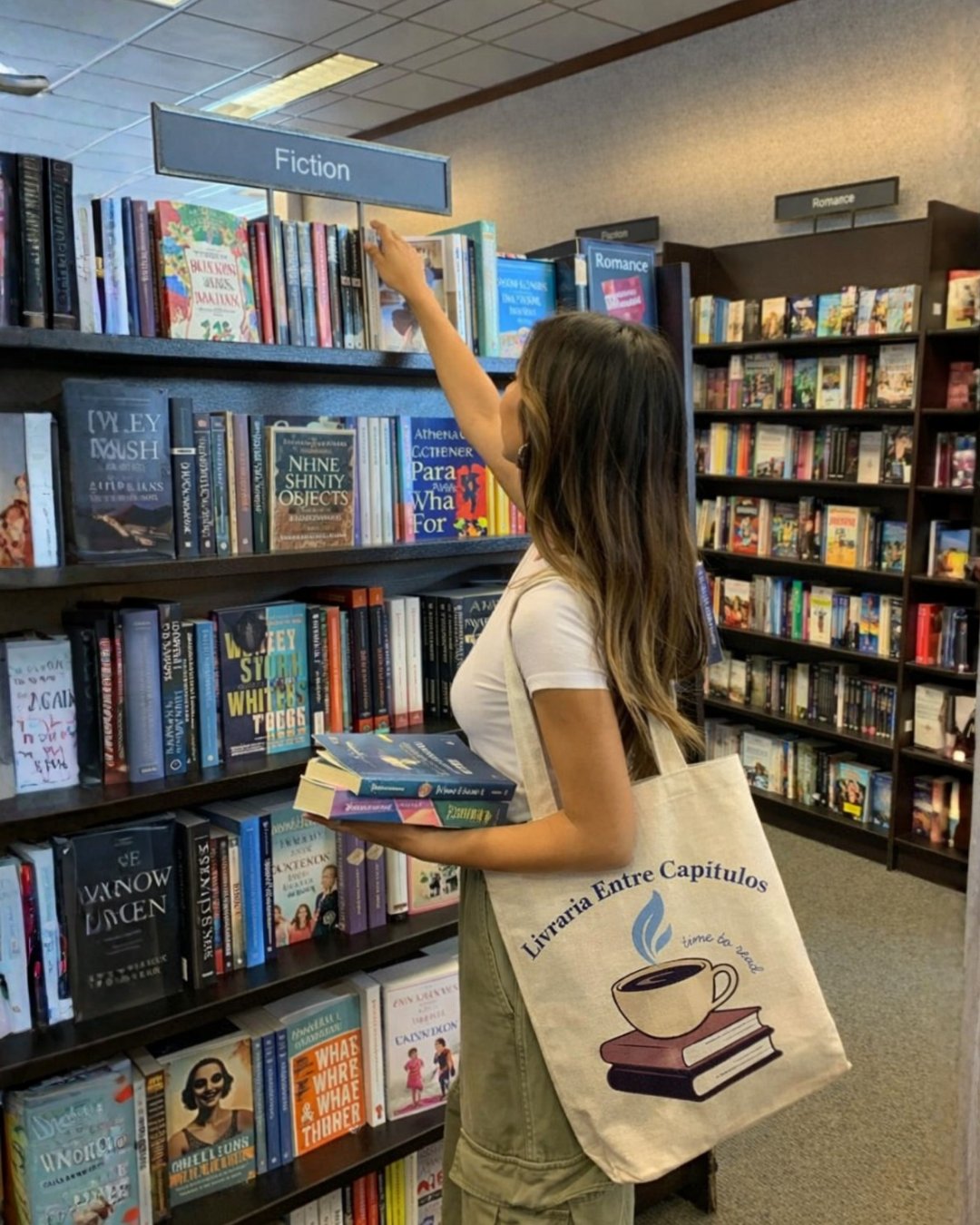 Livraria Entre Capítulo — Sacola com marca